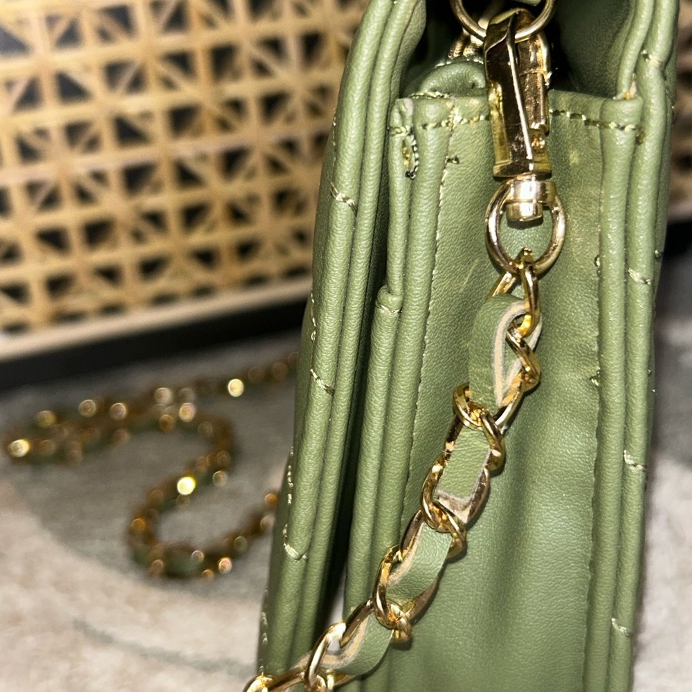 NWT Bebe Diamond quilted crossbody bag - Picture 4 of 7